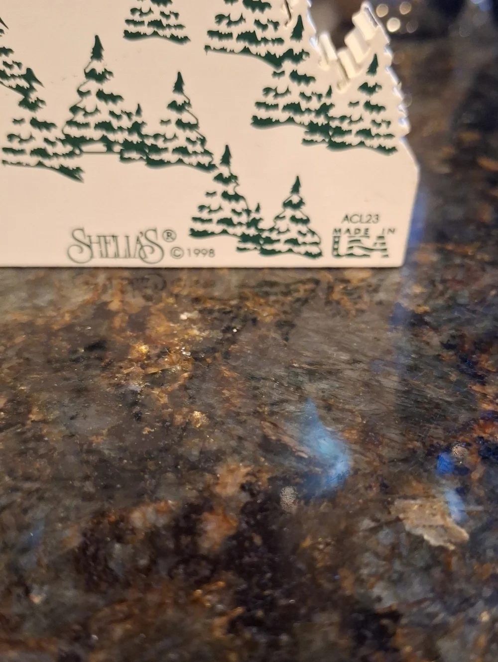 Vtg. Shelia Wooden Winter Scene Holiday Table Decor - Green/White 1998